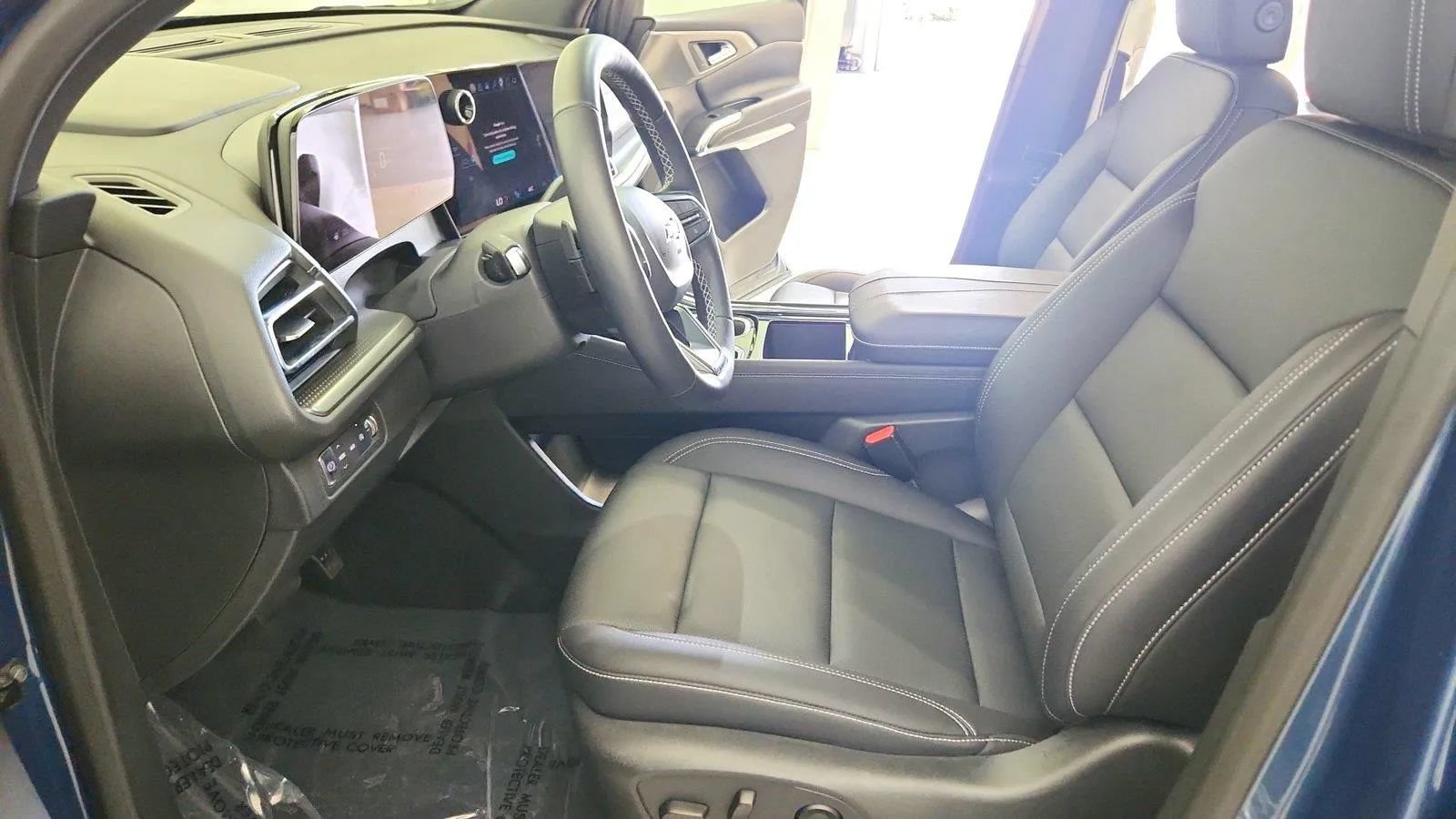 Used 2025 Chevrolet Traverse LT w/ Midnight/Sport Edition AWD/4WD image 15