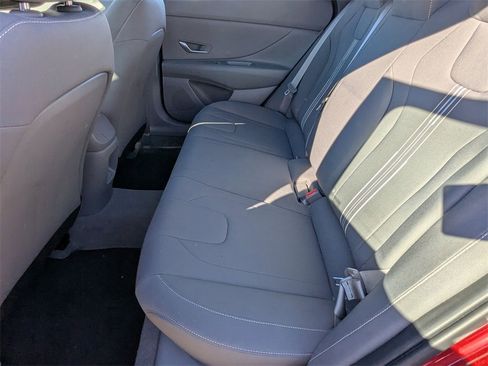 Certified 2024 Hyundai Elantra SEL image 18