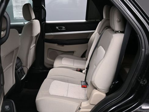 Used 2018 Ford Explorer 4WD w/ Class II Trailer Tow Package image 28