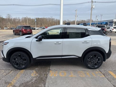 New 2026 Nissan Kicks SR image 7