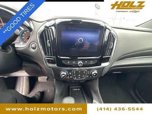 Used 2023 Chevrolet Traverse LT image 14