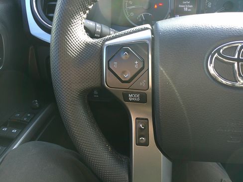 Used 2023 Toyota Tacoma Limited image 20