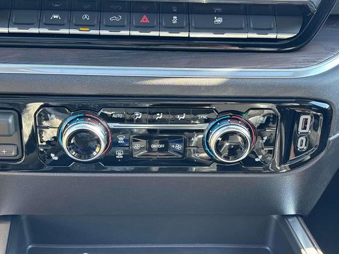 New 2026 GMC Sierra 1500 SLT w/ SLT Premium Package AWD/4WD image 13