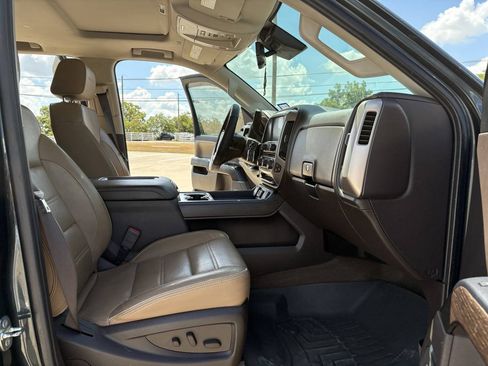 Used 2017 GMC Sierra 3500 Denali w/ Duramax Plus Package AWD/4WD image 15