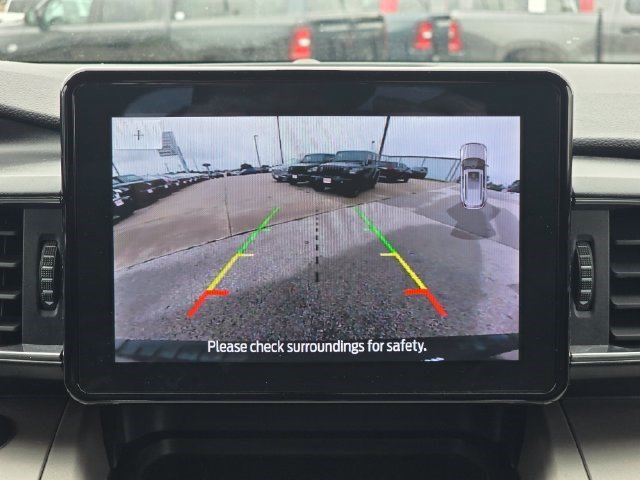 Used 2023 Ford Explorer XLT w/ Equipment Group 202A AWD/4WD image 31