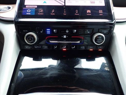 Used 2022 Jeep Grand Cherokee Summit w/ Advanced Protech Group IV AWD/4WD image 21