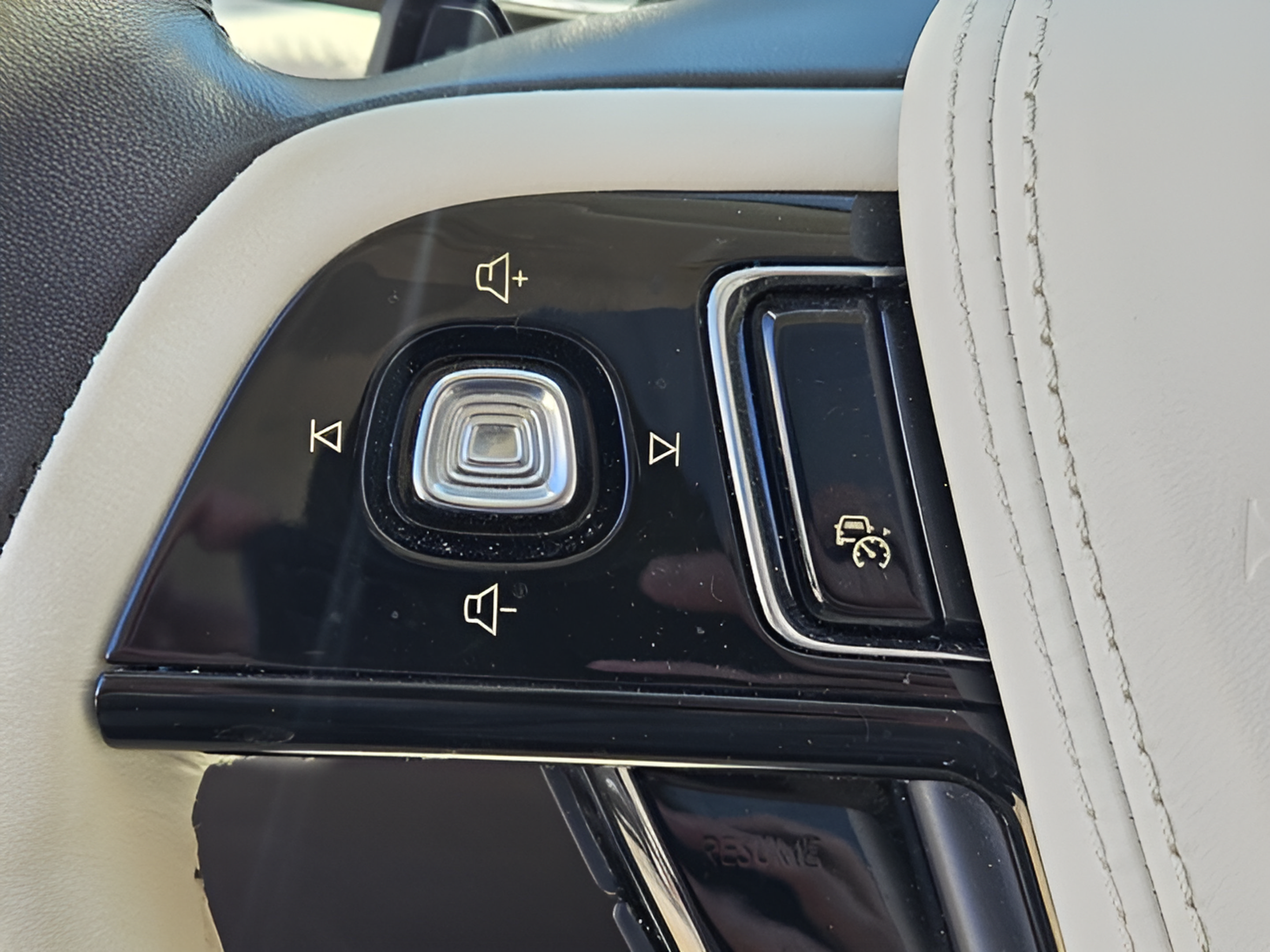 Used 2024 Lincoln Aviator Black Label AWD/4WD image 24