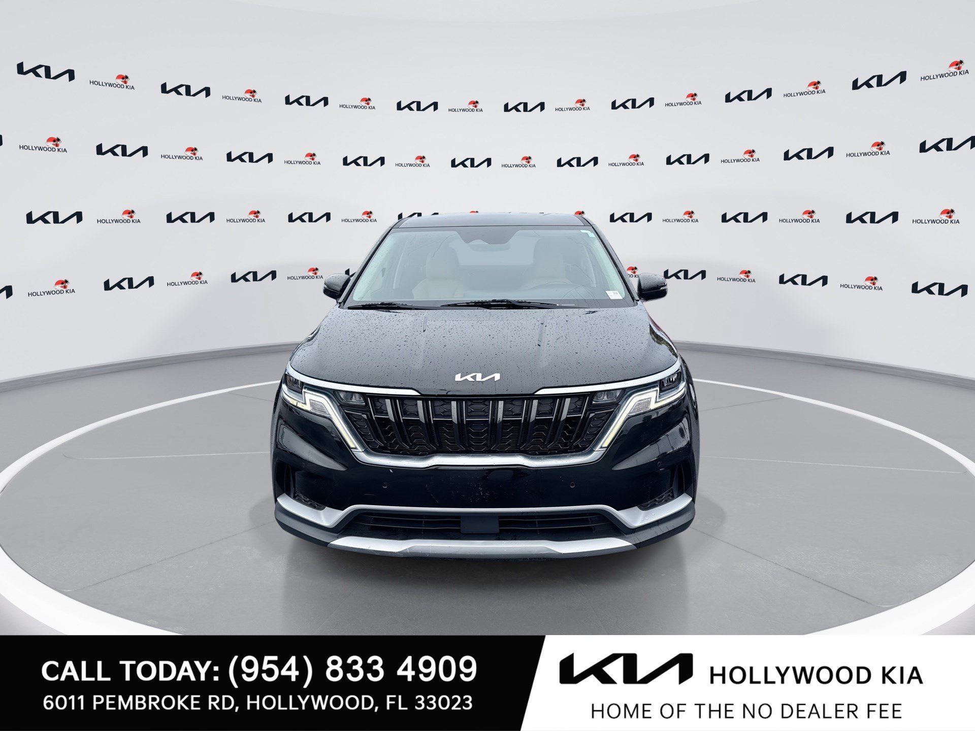 Used 2022 Kia Carnival EX FWD image 3