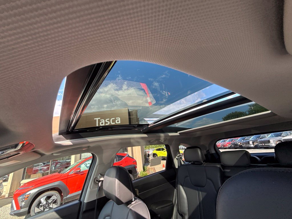 Used 2023 Kia Sorento S w/ Panoramic Sunroof Package AWD/4WD image 28