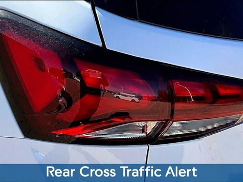 Used 2022 Chevrolet Equinox LT image 24