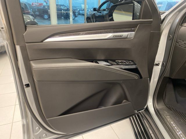 Used 2025 Cadillac Escalade V w/ LPO, ONYX Package AWD/4WD image 10