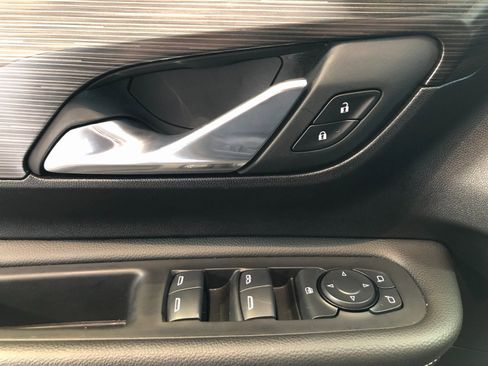 Used 2024 GMC Terrain SLE w/ Driver Convenience Package image 38