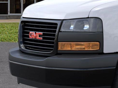 New 2026 GMC Savana 3500 RWD image 13