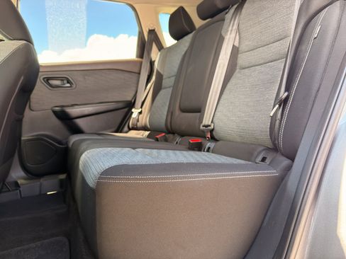 Used 2021 Nissan Rogue S AWD/4WD image 12