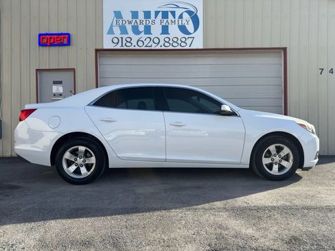 Used 2016 Chevrolet Malibu LT image 11