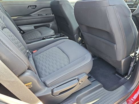 Used 2023 Nissan Pathfinder SV w/ SV Premium Package image 14