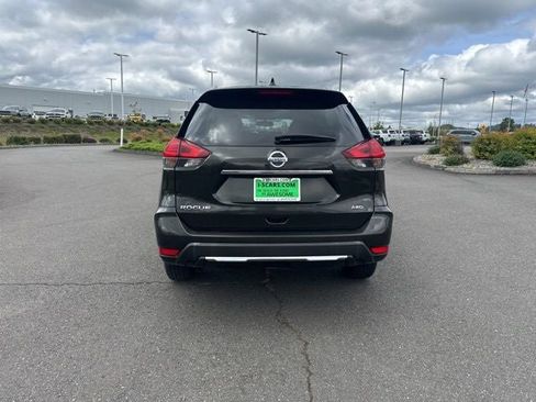 Used 2017 Nissan Rogue S w/ S Appearance Package AWD/4WD image 5