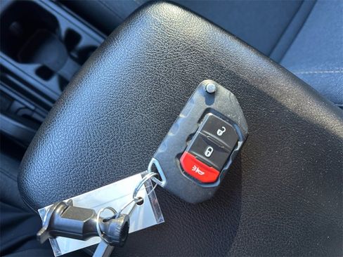 Used 2024 Jeep Wrangler Unlimited image 33