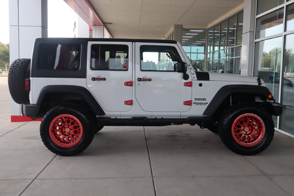Used 2015 Jeep Wrangler Unlimited Sport w/ Connectivity Group AWD/4WD image 12