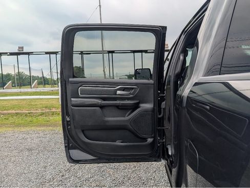Used 2020 RAM 1500 Big Horn AWD/4WD image 11