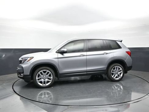 Used 2024 Honda Passport EX-L image 3