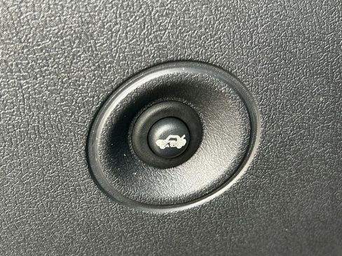 Used 2009 Dodge Challenger SRT8 w/ SRT Option Group II image 57