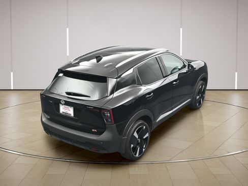 Certified 2026 Nissan Kicks SR w/ SR Premium Package FWD image 32