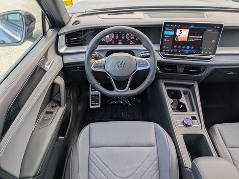 New 2026 Volkswagen Tiguan SE R-Line FWD image 19