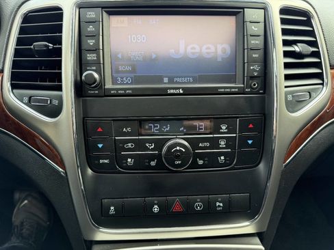 Used 2013 Jeep Grand Cherokee Limited w/ Luxury Group II image 33
