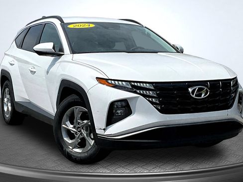 Used 2024 Hyundai Tucson SEL FWD image 2