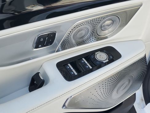 New 2026 Lincoln Nautilus Black Label w/ Jet Appearance Package image 9