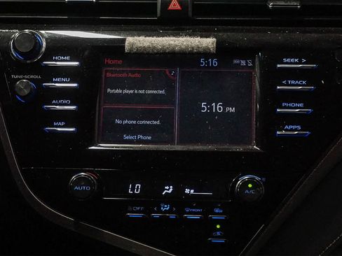 Used 2019 Toyota Camry SE image 13