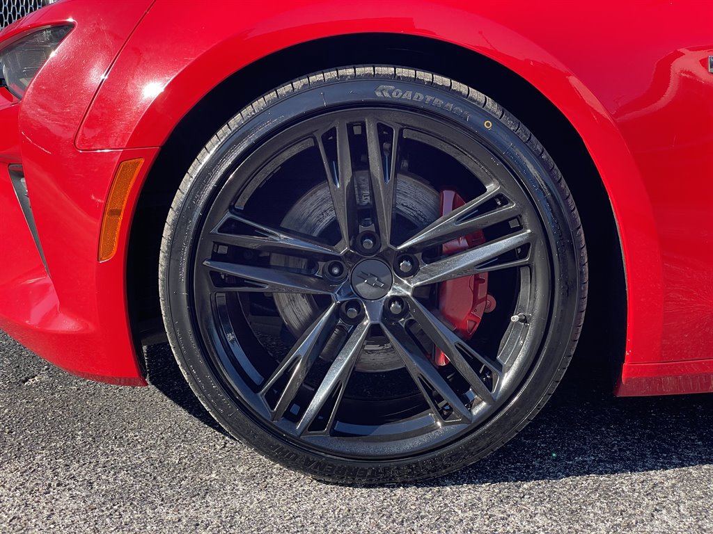Used 2017 Chevrolet Camaro SS RWD image 31
