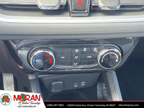 Used 2025 Chevrolet TrailBlazer LT AWD/4WD image 22