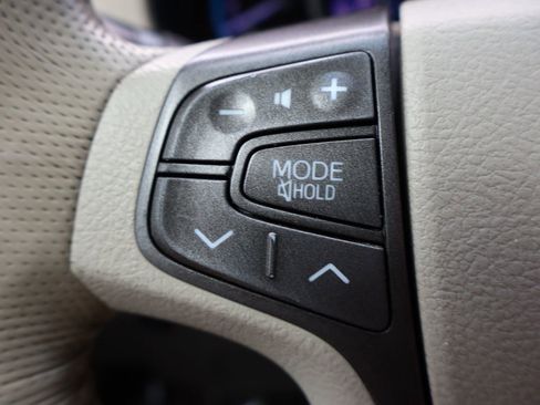 Used 2012 Toyota Sienna XLE image 30