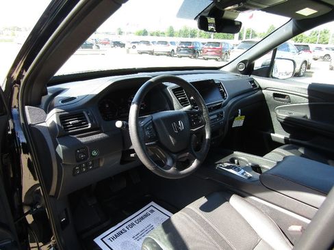 Used 2024 Honda Ridgeline TrailSport image 9