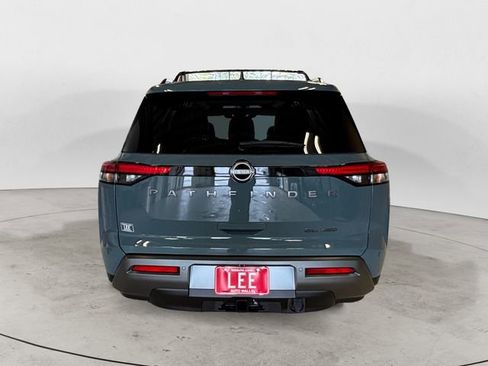 New 2026 Nissan Pathfinder SL w/ SL Premium Package image 4