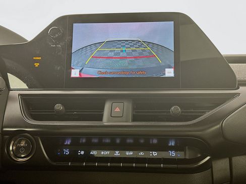 Used 2025 Lexus UX 300h FWD image 16