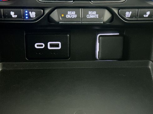 Used 2024 GMC Yukon SLT image 26