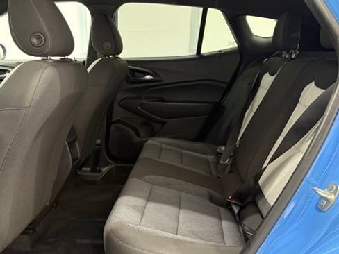 Used 2024 Chevrolet Trax RS w/ Sunroof Package image 18