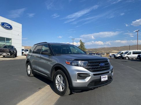 Used 2023 Ford Explorer XLT RWD image 14