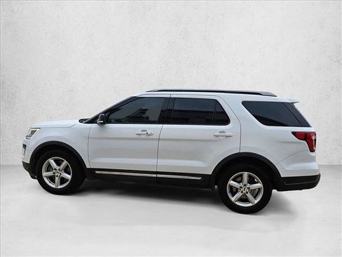 Certified 2019 Ford Explorer XLT w/ Equipment Group 201A image 6