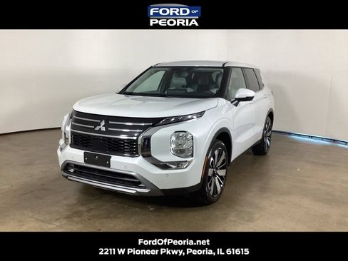 Used 2025 Mitsubishi Outlander SE FWD image 1
