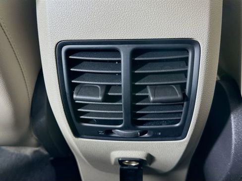 Used 2019 Ford Escape SEL image 24