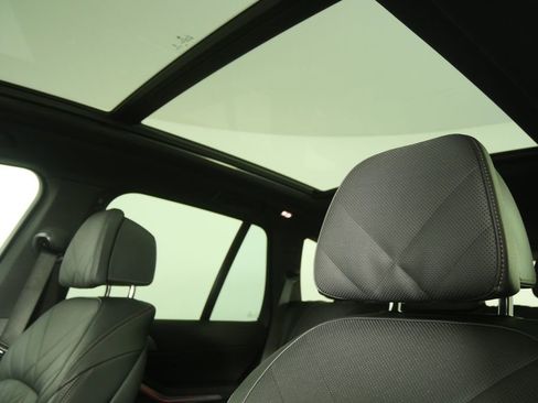 Used 2024 BMW X5 xDrive40i AWD/4WD image 11