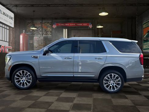 Used 2026 GMC Yukon Denali w/ Sun & Power Step Package AWD/4WD image 8