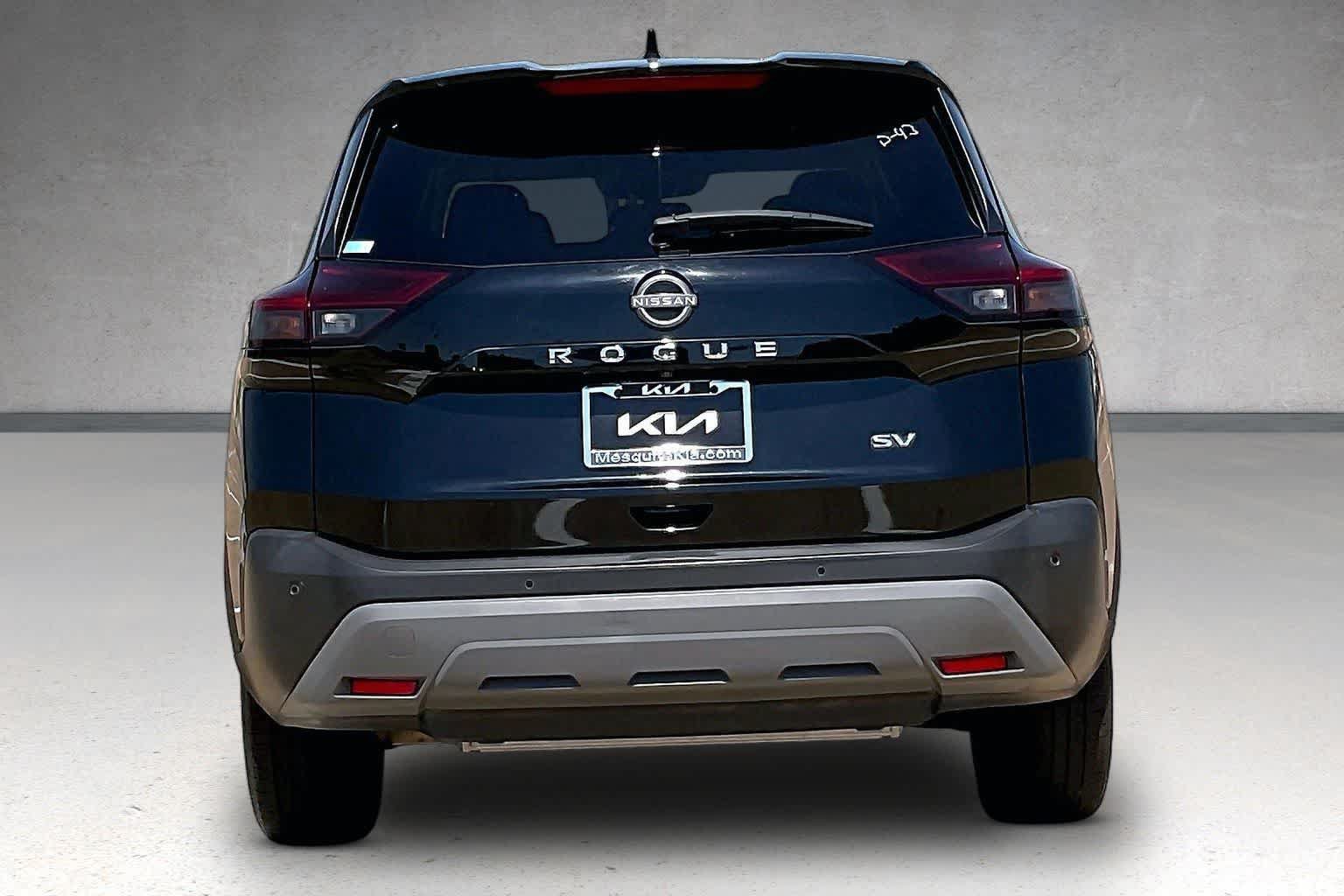 Used 2023 Nissan Rogue SV FWD image 5
