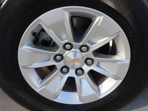 Used 2025 Chevrolet Silverado 1500 LT RWD image 45
