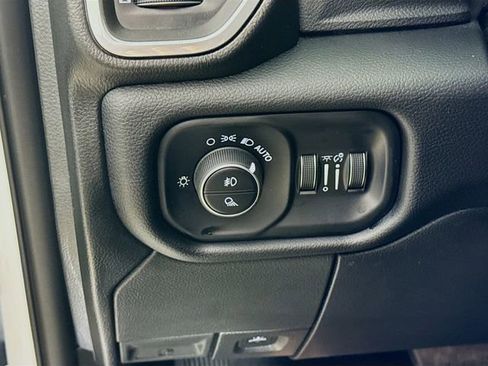 Used 2025 RAM 2500 Laramie image 10