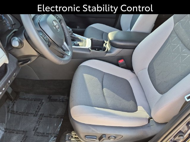 Certified 2025 Toyota RAV4 XLE w/ Convenience Package AWD/4WD image 13